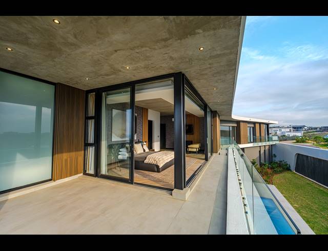 4 BEDROOM FREEHOLD FOR SALE IN ZULULAMI LUXURY COASTAL ESTATE